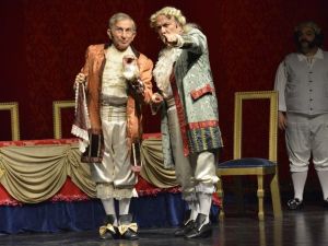 “Kibarlık Budalası” İKÜ sahnesinde