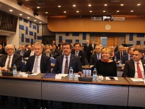Zeybekci, İZTO meclisine katıldı