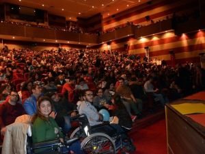 Tiyatro için kısa bir mola