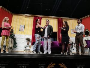 "Kaç Baba Kaç" İzmirlileri kırdı geçirdi