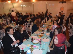 AK Parti Aliağa İlçe Teşkilatı dayanışma yemeğinde buluştu