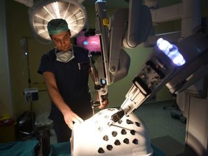 Ege Üniversitesi, geleceğin robotik cerrahlarını yetiştiriyor