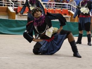 Halk oyunları yarışmaları büyük beğeni topladı