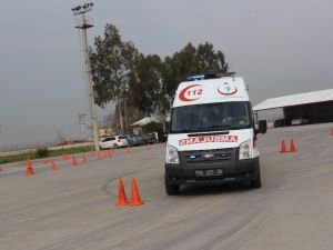 Acil personeline ambulans sürüş eğitimi verildi