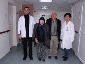 Beyin pili takıldı, istemsiz hareketlerden kurtuldu