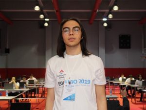 Liseliler  “Ulusal Bilgisayar Olimpiyatı’nda kıyasıya mücadele etti