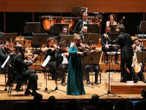 Yaşar Üniversitesi oda orkestrasından Romanlar konseri