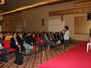 “Başarılı Gelecek İçin Doğru Okul Seçimi” seminerine Diyarbakırlılardan yoğun ilgi