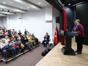 Yazgan, "Bir Tatlı Telaş" ile İzmirlilerle buluştu