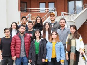 İzmir Ekonomili gençlerden münazara turnuvası