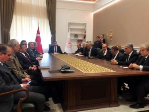 Bakan Koca ilaç sektörü temsilcileri ile bir araya geldi