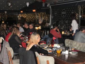 Eğlence mekanlarında oturacak yer kalmadı