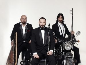 Taksim Trio, Akıngüç sahnesinde