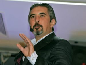 Aliihsan Varol, "Kelime Oyunu" ile Aliağalılarla buluşacak