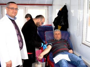 Sarıgöl’de iki günde 100 ünite kan toplandı