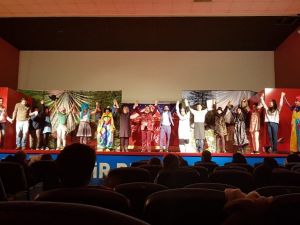 Alaşehir Belediyesi 5 bin vatandaşa ücretsiz tiyatro keyfi yaşattı