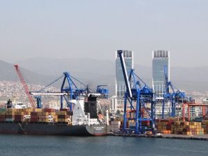 Aydın her 100 dolarlık ithalatına karşılık 279 dolar ihracat yaptı