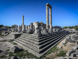 2600 yıllık Apollon tüm heybetiyle yıllara meydan okuyor