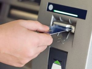 Türkiye’de 100 bin kişi başına 76,6 ATM düşüyor