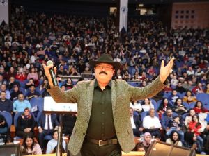 Barış Manço şarkılarıyla anıldı