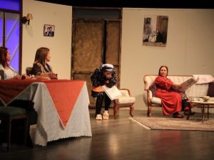 Aydın Büyükşehir Belediyesi Şehir Tiyatrosu kursiyerleri seyirci karşısına çıktı