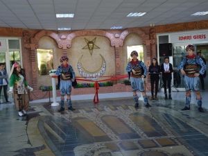 Prof. Dr. Mustafa Özcan, güzel sanatlar lisesi öğrencileriyle buluştu