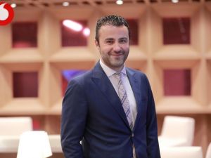 Canlı bilgi yarışması Oyna Kazan Vodafone Vitrin ailesine katıldı