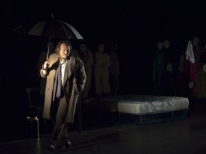 Maltepe Belediye Tiyatrosu yeni oyunu “Deli” ile sahne aldı