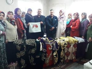Köydeki kadınlar ’tarih kokan kıyafet’ üretiyor