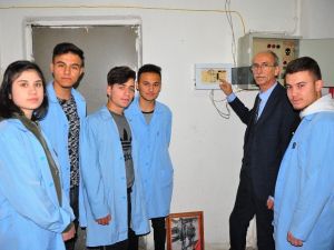 Öğrencilerin akıllı projesi okullarına 23 bin lira tasarruf ettirdi