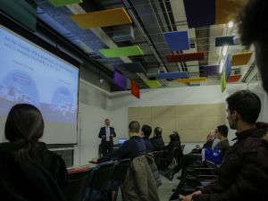 MBFH CEO’su Gerhard Gross İstanbul Bilgi Üniversitesi öğrencileriyle buluştu