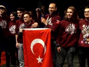 Aydın MEB Robot Takımı “rOctopus 7134”, Kanada da büyük bir başarıya imza attı