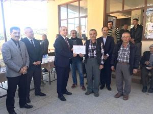 Zeytin budama ustaları belgelerini aldı