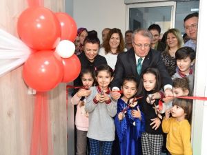 Manisa İl Sağlık Müdürlüğü’nde çocuk oyun odası açıldı