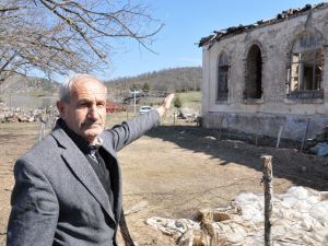 Tarihi ilkokul onarım bekliyor