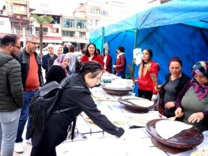 Anneler okul bahçesi için kolları sıvadı