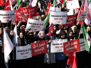 10 bin kişi Sultanahmet Meydanı’ndan dünyaya seslendi