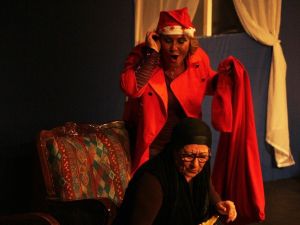 ’Kırık Askı’ Kuşadası’nda seyirci ile buluştu