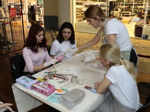 Kadınlar kendi takılarını kendileri yaptı