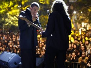 Can Bonomo hayranlarıyla buluştu