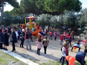 Didimli gönüllüler okullara desteğini sürdürüyor