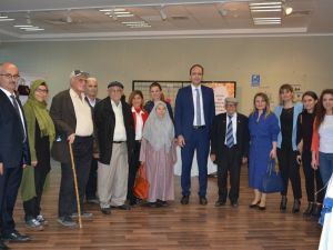 Huzurevi sakinlerinden el sanatları sergisi