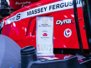 ‘Yılın Traktörü’ ödülünün sahibi Massey Ferguson