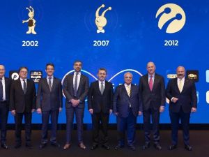 Kuruluşundan bu yana Turkcell’i yönetenlere plaket