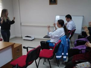 Hastane çalışanlarına Türk İşaret Dili eğitimi