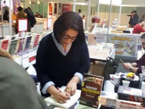 Otizmli çocuğuyla yaşadıklarını bu kitapla anlattı