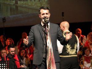 Bayraklı’da halk müziği konseri