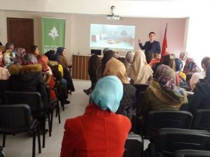 Kütahya’da öğretmenler ve ebeveynlere ‘Öğretmenlik kumbaram’ eğitimi