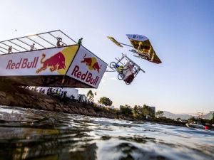 Red Bull Uçuş Günü taslak çizimlerini yüklemek için son 2 hafta