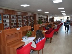 Aliağa’nın kültür birikimi: Nadir Nadi Kütüphanesi